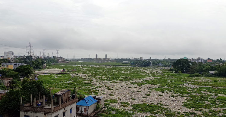 বুড়িগঙ্গার শাখা নদী এখন ভাগাড়, দুর্ভোগে এলাকাবাসী