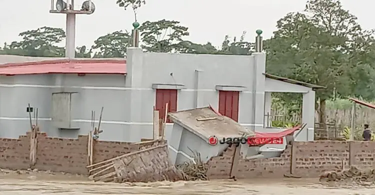 মখাবিলে ভাঙন, পানিবন্দি ১০ হাজার মানুষ