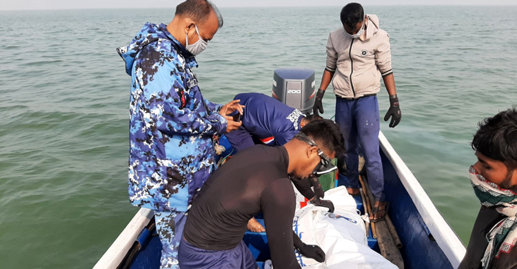 মেঘনায় লঞ্চ দুর্ঘটনায় নিখোঁজ নারীর মরদেহ উদ্ধার