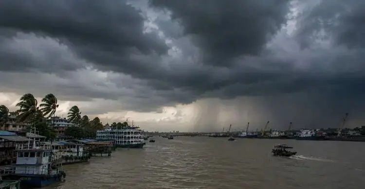 দেশের ৭ অঞ্চলে ৬০ কিলোমিটার বেগে ঝোড়ো হাওয়ার আভাস