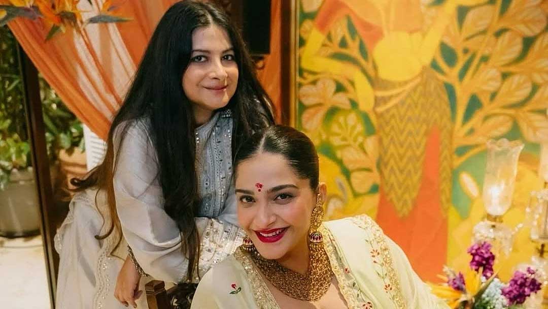 মোগল ছোঁয়ায় সোনমের বেবি শাওয়ার সাজ