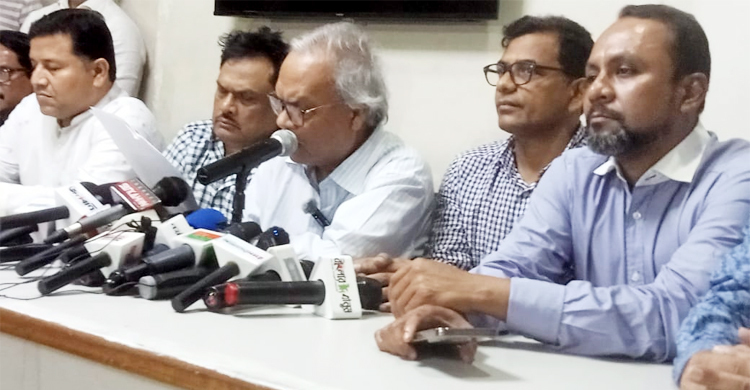 সরকার এখন আনসারকে গণতন্ত্রকামীদের বিরুদ্ধে লেলিয়ে দিচ্ছে: রিজভী