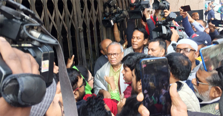 Rizvi breaks lock to enter BNP’s Naya Paltan office after 75 days