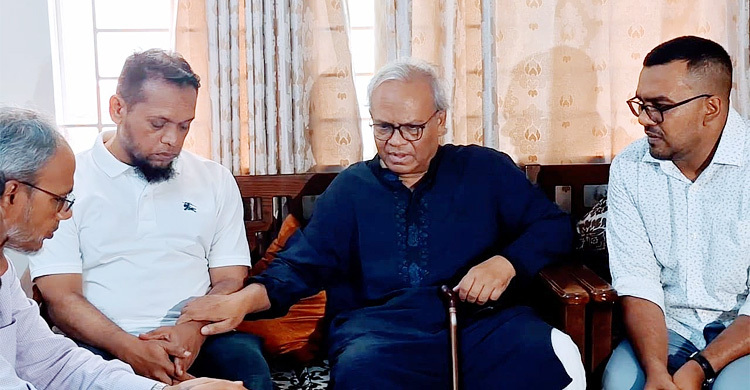 মাইলস্টোনে নিহত আফনান ফাইয়াজের পরিবারের পাশে রিজভী