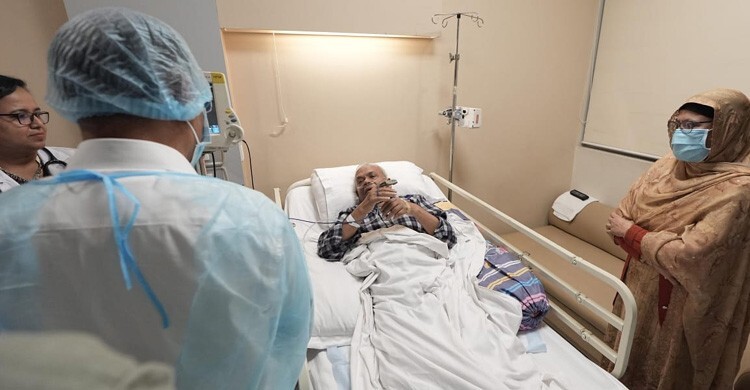 রিজভীকে দেখতে হাসপাতালে তারেক রহমান