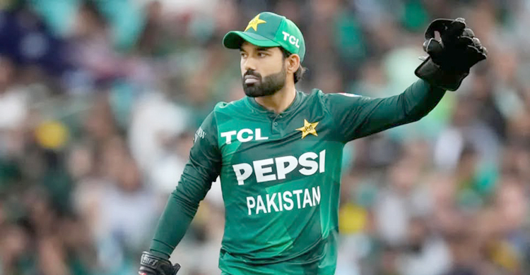 জাতীয় দলে জায়গা না পেয়ে প্রথমবার সিপিএলে নাম লেখালেন রিজওয়ান