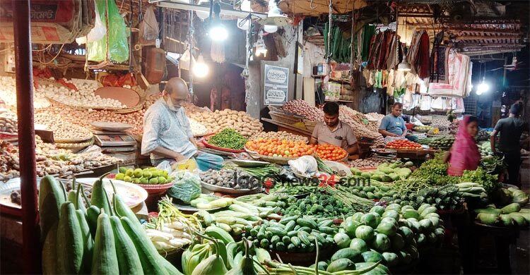সেঞ্চুরি ছাড়িয়েছে কাঁচামরিচ, সবজির দামও বাড়তি