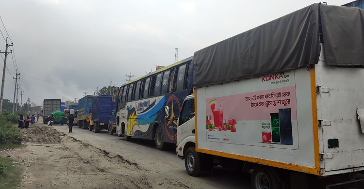 ঢাকা-সিলেট মহাসড়কে ৮ কিলোমিটার যানজট