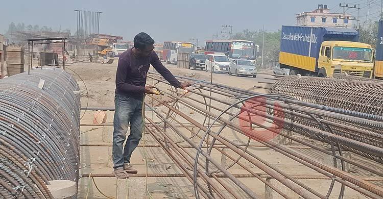 ৩ বছরেও শেষ হয়নি চার লেনের কাজ, ঈদে যানজটের শঙ্কা