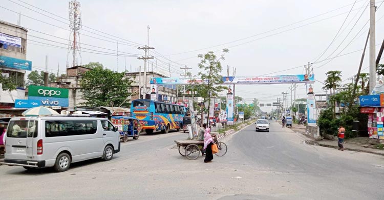 ঢাকা-বরিশাল/সরু সড়কে ভোগান্তির শেষ নেই