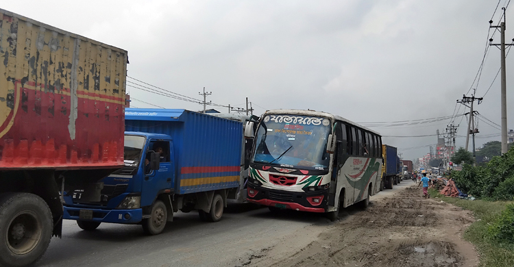 ঢাকা-সিলেট মহাসড়কে ৮ কিলোমিটার যানজট