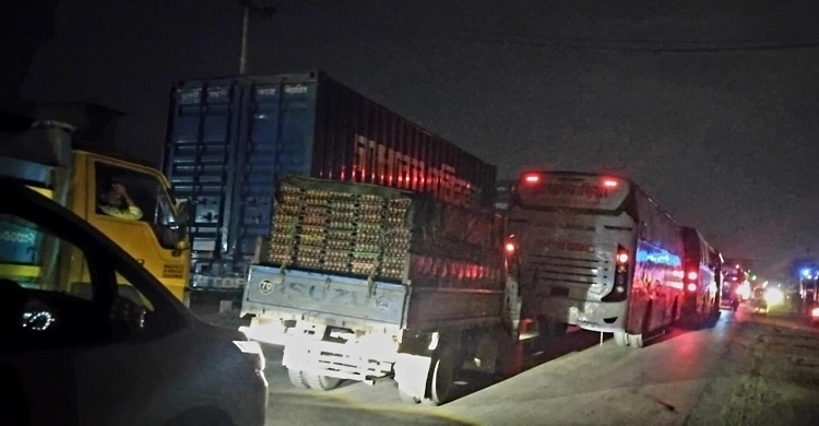 ১০ ঘণ্টা পর ঢাকা-সিলেট মহাসড়কে যান চলাচল স্বাভাবিক