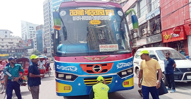 রাজধানীতে শব্দদূষণ করায় ৬ যানবাহনকে জরিমানা