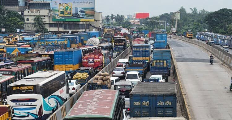 Workers block Dhaka-Ctg highway over co-worker’s death