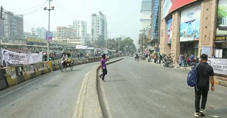 Election holiday triggers severe transport crunch in Dhaka