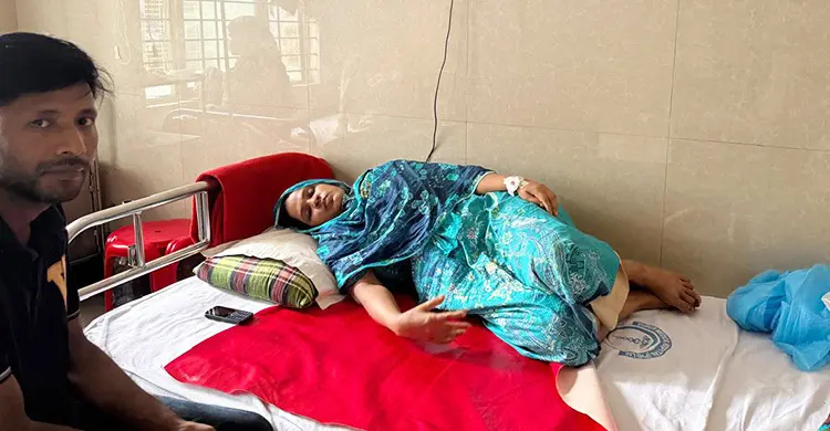 তীব্র যানজট, সড়কেই সন্তান জন্ম দিলেন প্রসূতি