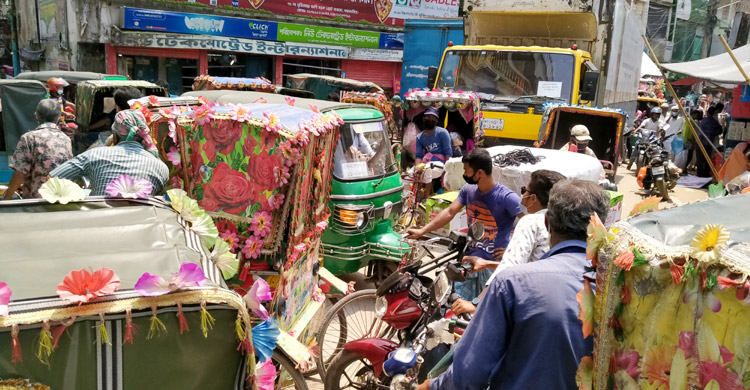 সড়ক ডুবে যাওয়ায় সাজেকে যান চলাচল বন্ধ