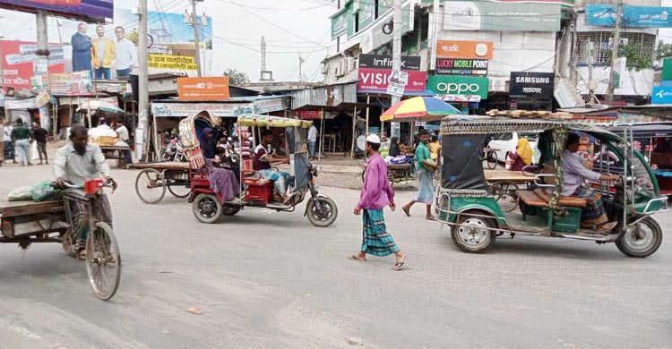 ঢাকা-বরিশাল/সরু সড়কে ভোগান্তির শেষ নেই