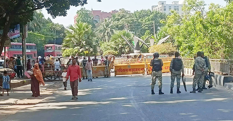 দোয়েল চত্বর থেকে শিক্ষাভবন মোড় পর্যন্ত যানচলাচল বন্ধ