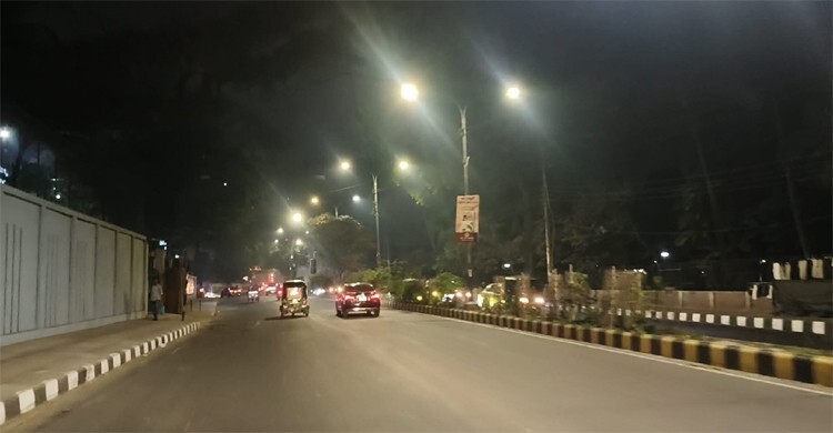 রাজধানীর সড়কে ফাঁকা ভাব, সীমিত ব্যক্তিগত গাড়ি-মোটরসাইকেল