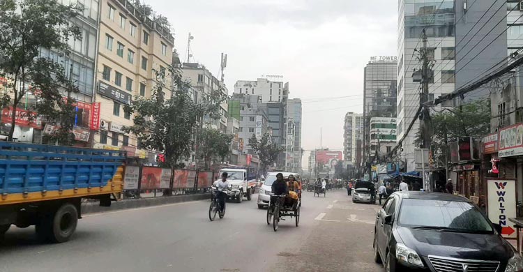 লম্বা ছুটিতে ঢাকা ফাঁকা, পশুর হাট-রাজধানীর প্রবেশমুখে জট