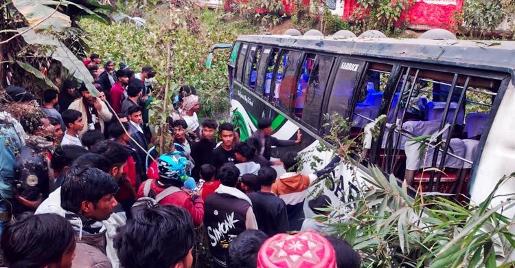 মাদারীপুরে বাস দুর্ঘটনায় নিহত বেড়ে ৭
