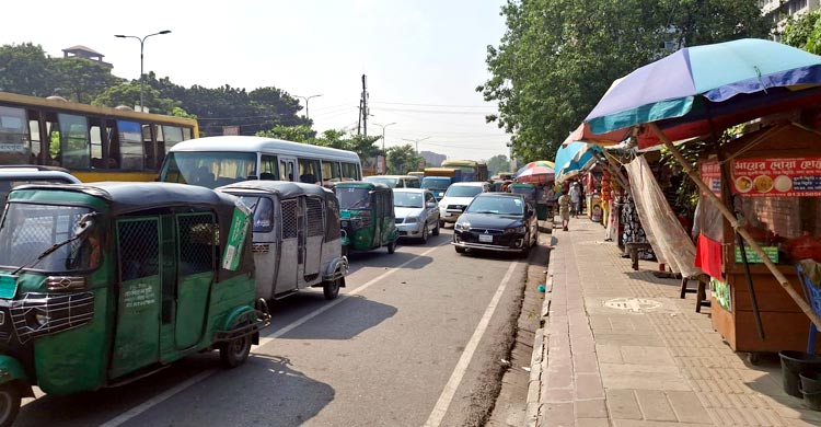 মেট্রোরেল স্বাভাবিক হলেও জানেন না অনেকেই, কিছু সড়কে তীব্র যানজট