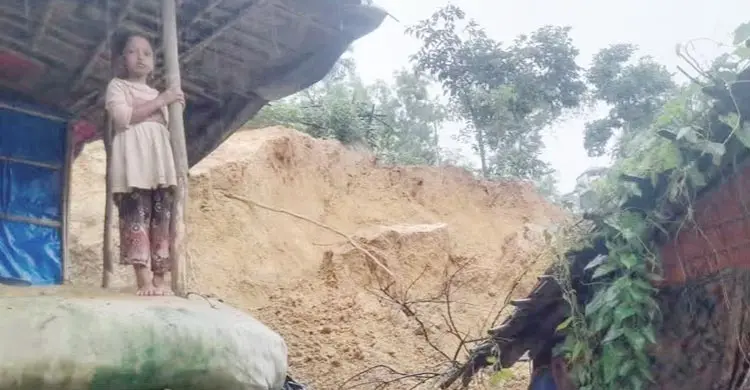 রোহিঙ্গা ক্যাম্পে পাহাড়ধসে শিশুর মৃত্যু