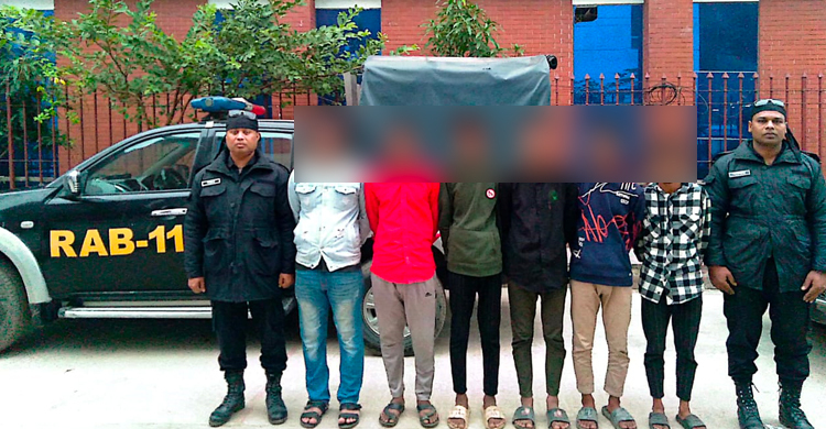 নারায়ণগঞ্জে দলবদ্ধ হয়ে অস্ত্রের মহড়া, গ্রেফতার ১০