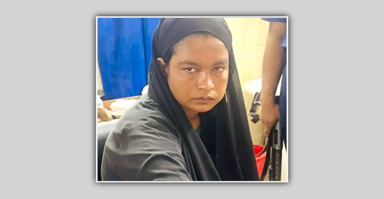 সিনেমার গল্পকেও হার মানালেন রোহিঙ্গা নারী রংবাহার