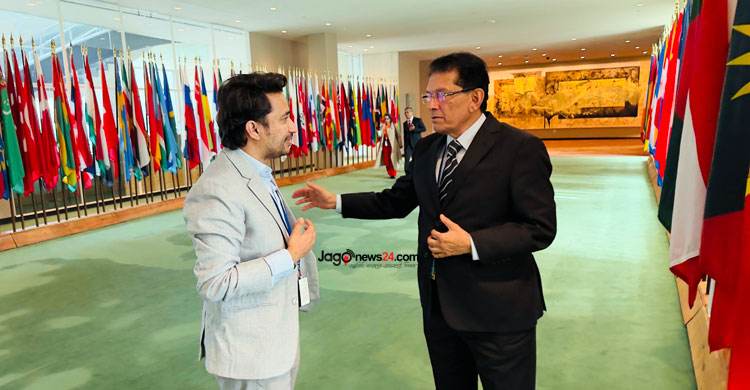 রোহিঙ্গা সমস্যাবিষয়ক হাই-রিপ্রেজেন্টেটিভ ড. খলিলুর রহমানের সঙ্গে একান্ত আলাপচারিতায় জাগোনিউজের নিউইয়র্ক প্রতিনিধি ইসমাইল হোসাইন রাসেল/ছবি: জাগোনিউজ