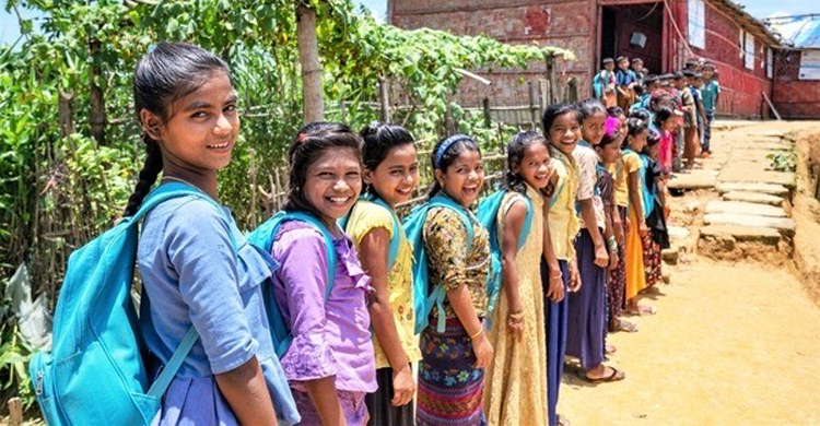 রোহিঙ্গা শরণার্থী শিবিরে নতুন শিক্ষাবর্ষ শুরু করলো শিশুরা