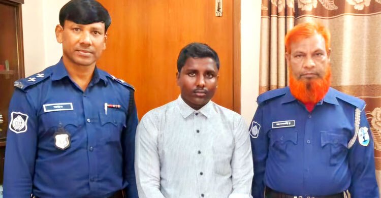 সিরাজগঞ্জের পাসপোর্ট অফিস থেকে রোহিঙ্গা যুবক আটক