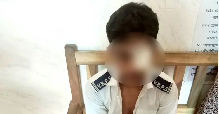 উত্তরপত্র দেখতে না দেওয়ায় চোখে ঘুসি, হাসপাতালে পরীক্ষার্থী