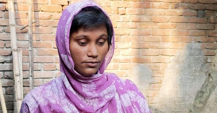 সীমান্ত পেরিয়ে অনিশ্চয়তায় রোজিনা, মেলেনি সরকারি আশ্রয়