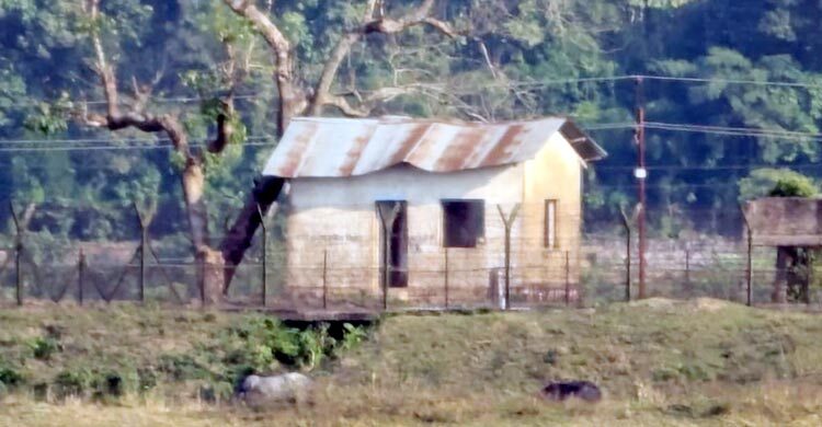 রৌমারী সীমান্তে রাবার বুলেট ছুড়ে যুবককে নিয়ে গেছে বিএসএফ