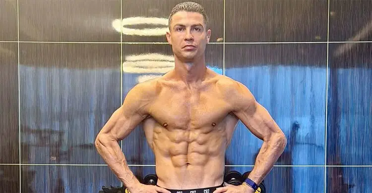 খাদ্য তালিকায় ‘একটি পানীয়কে’ নিষিদ্ধ করে চল্লিশেও এতটা ফিট রোনালদো!