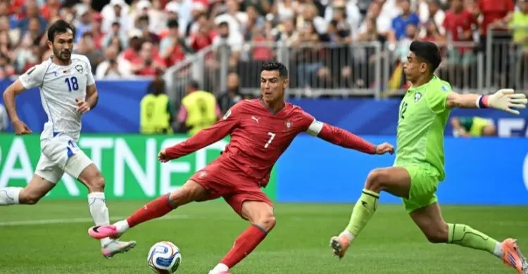রোনালদোর ৭ বিশ্বরেকর্ড