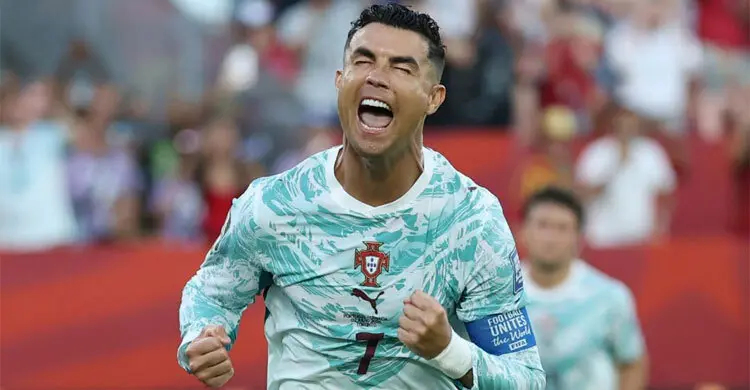 সবচেয়ে বয়স্ক ফুটবলার হিসেবে বিশ্বকাপের নকআউটে গোল করলেন রোনালদো