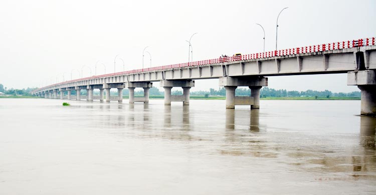 ভেঙে গেলো ১৪ লাখ টাকার বাঁশের পাইলিং, হুমকিতে দ্বিতীয় তিস্তা সেতু