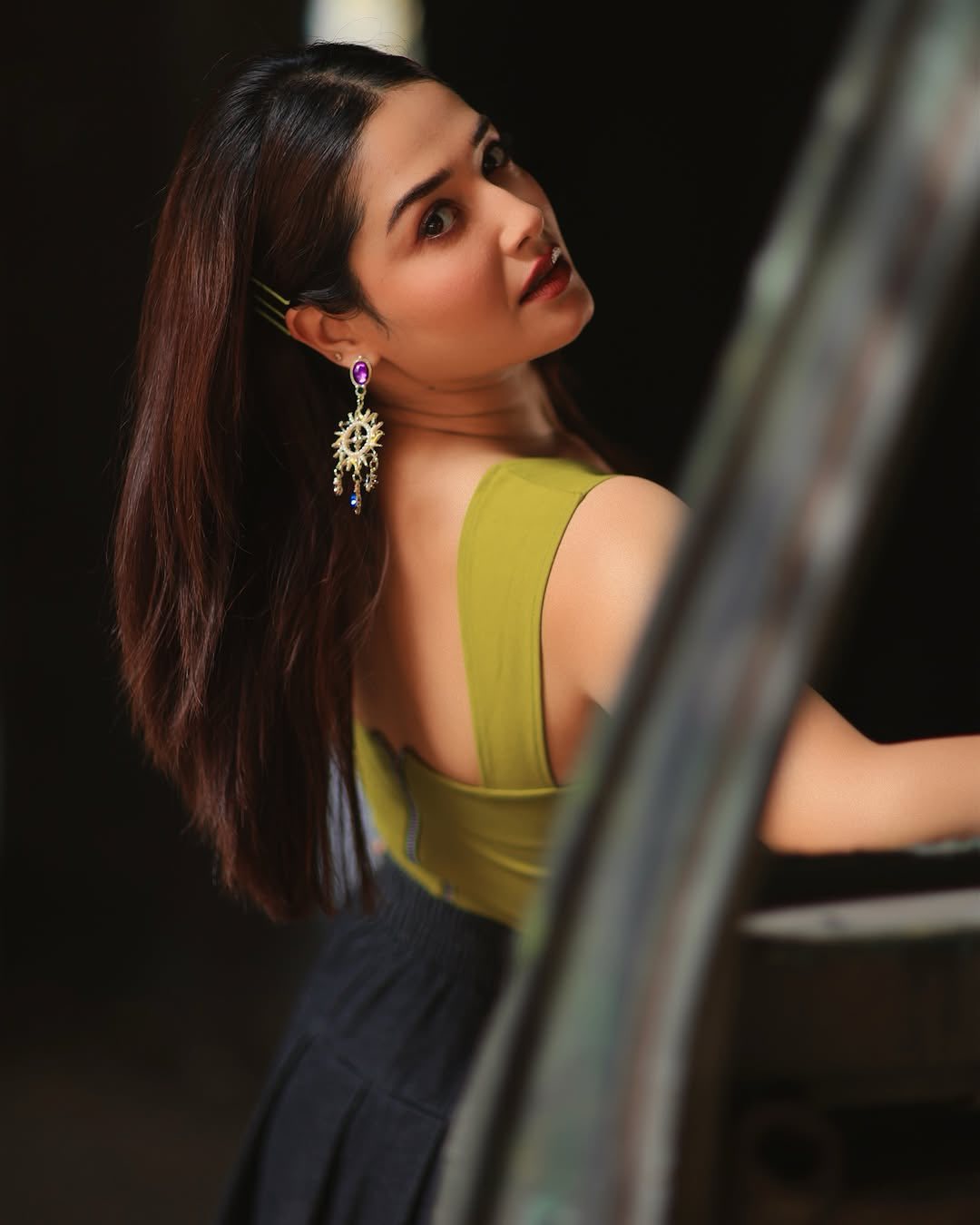 স্ট্রিট স্টাইলে নজরকাড়া রোশনী