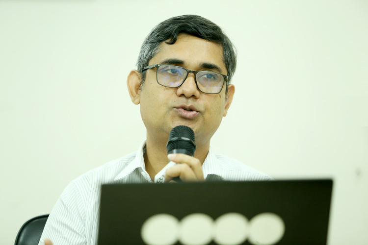 মানসিক রোগীদের ৯২ শতাংশই চিকিৎসার বাইরে, প্রধান অন্তরায় লজ্জা