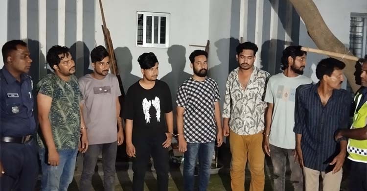 ব্রাহ্মণবাড়িয়ায় মোবাইলে প্রেমের ফাঁদে ফেলে অপহরণ, নারীসহ আটক ৯