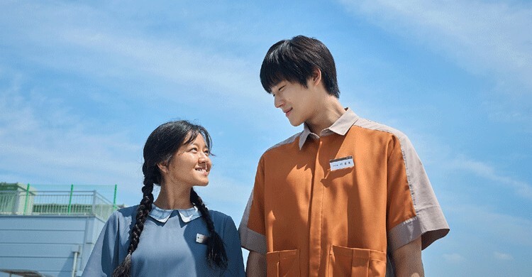 বাস্তবে প্রেম, সোশ্যাল মিডিয়ায় স্ট্যাটাস সিঙ্গেল কেন