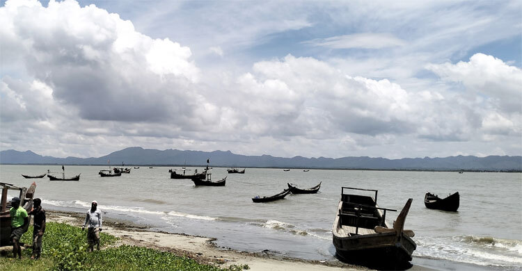 নাফ নদীতে ভাসমান মরদেহ উদ্ধার