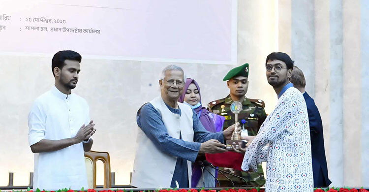 ইয়্যুথ ভলান্টিয়ার অ্যাওয়ার্ড পেলেন রাকসুর শিবির প্যানেলের দ্বীপ