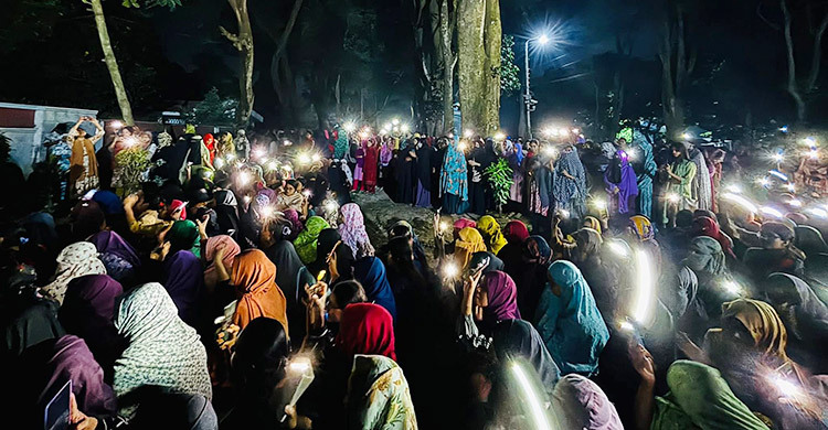 সুইমিংপুলে ছাত্রীর মৃত্যু: বিক্ষোভে উত্তাল রাবি ক্যাম্পাস