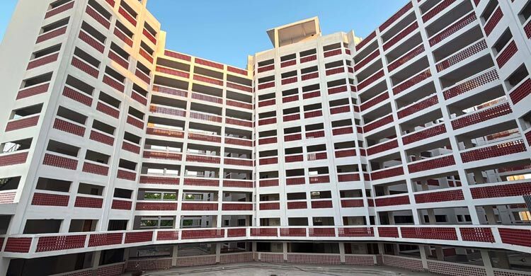উদ্বোধনের আগেই রাবির ১০তলা হলে ফাটল