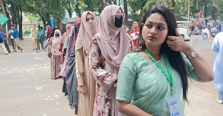 রাকসুর ভোটগ্রহণ শুরু