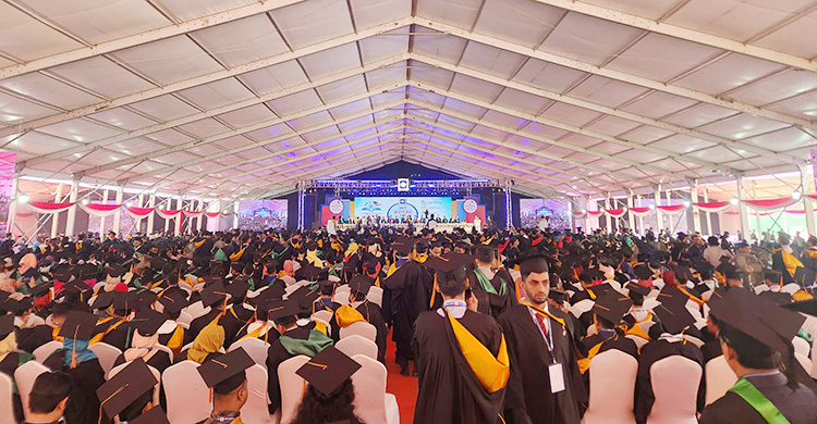 রাবির সমাবর্তনে অংশ নিয়ে স্মৃতিতে ভাসছেন ৫ হাজার গ্র্যাজুয়েট